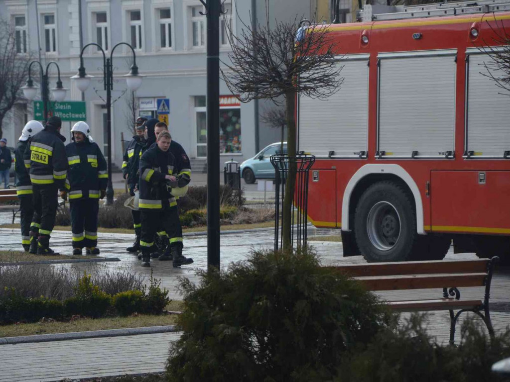 Strażacy podtrzymali tradycję. Na rynku zorganizowano wielki dyngus [FOTO+VIDEO]