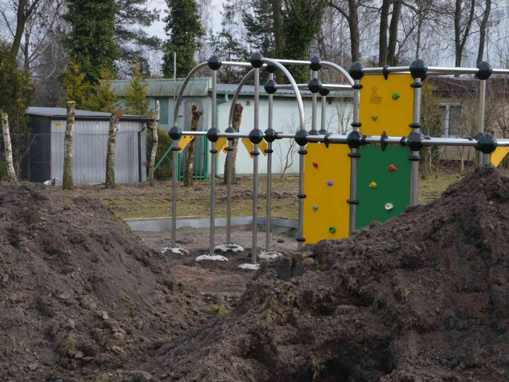 Ruszyła budowa nowych placów zabaw [FOTO]