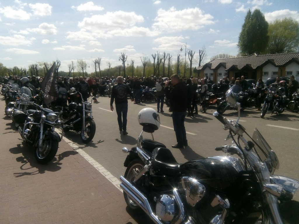 300 motocyklistów wzięło w otwarciu sezonu motocyklowego Born to Ride MC Poland