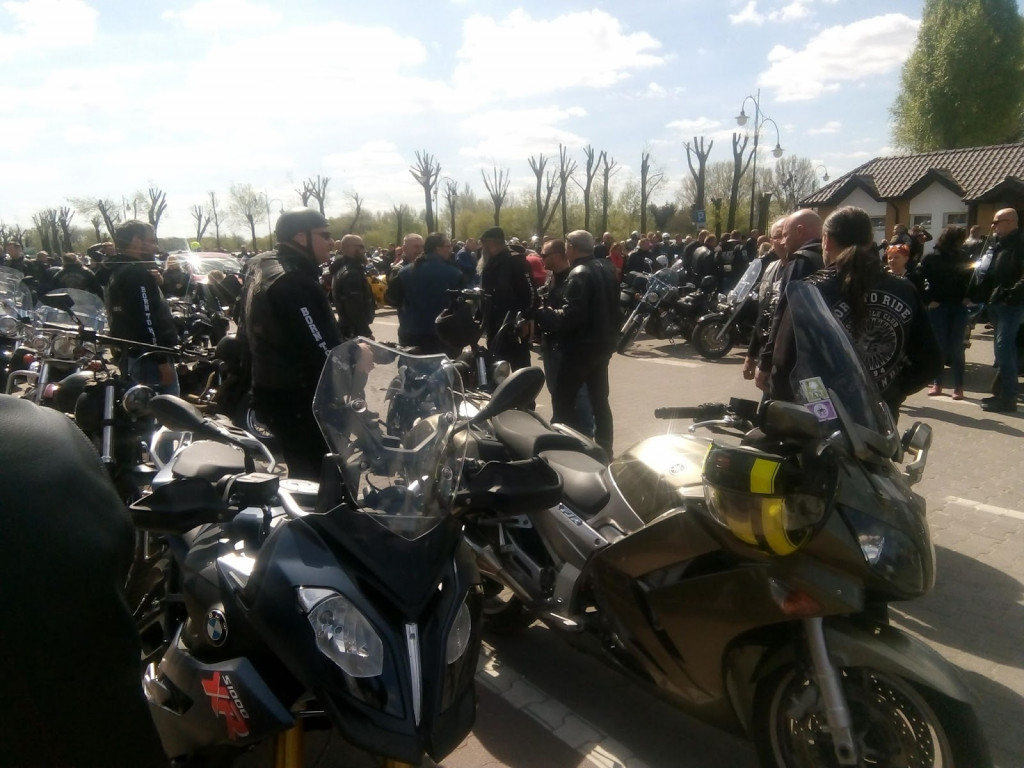 300 motocyklistów wzięło w otwarciu sezonu motocyklowego Born to Ride MC Poland