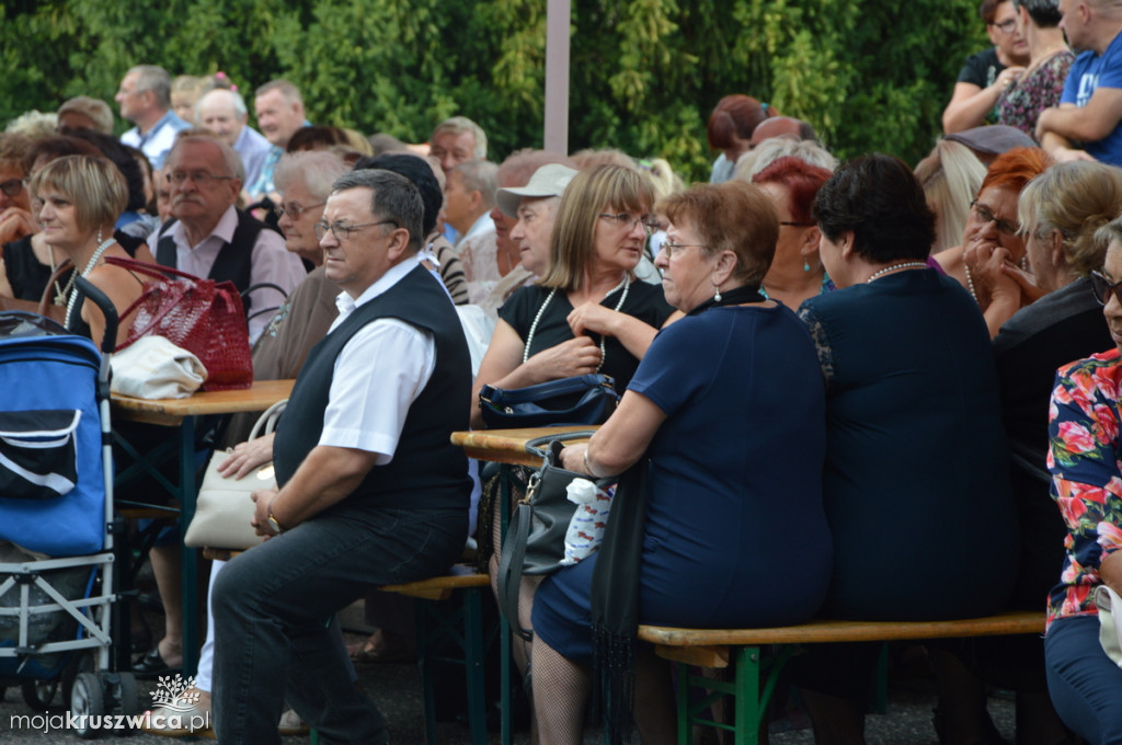 Folklor przy pałacu