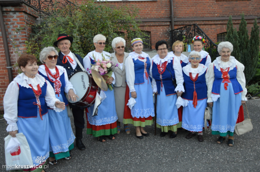 Folklor przy pałacu