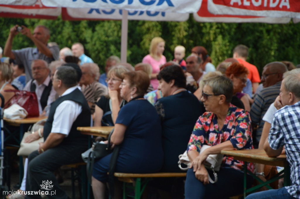 Folklor przy pałacu