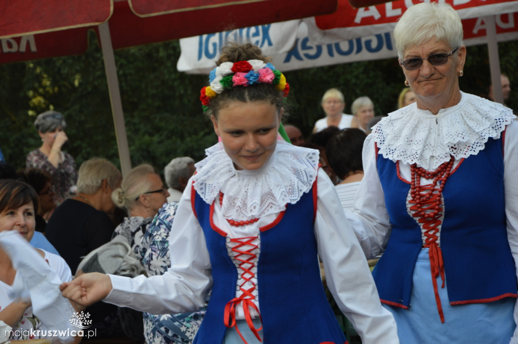 Folklor przy pałacu