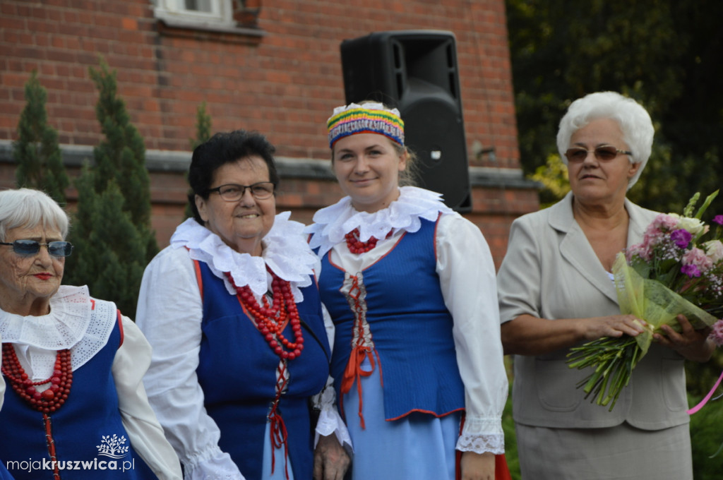 Folklor przy pałacu