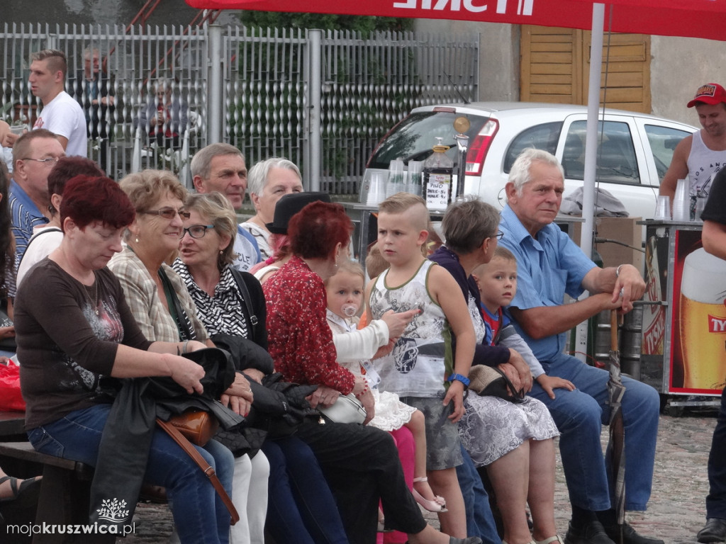 Występ kapeli podwórkowej. Imieniny Marii