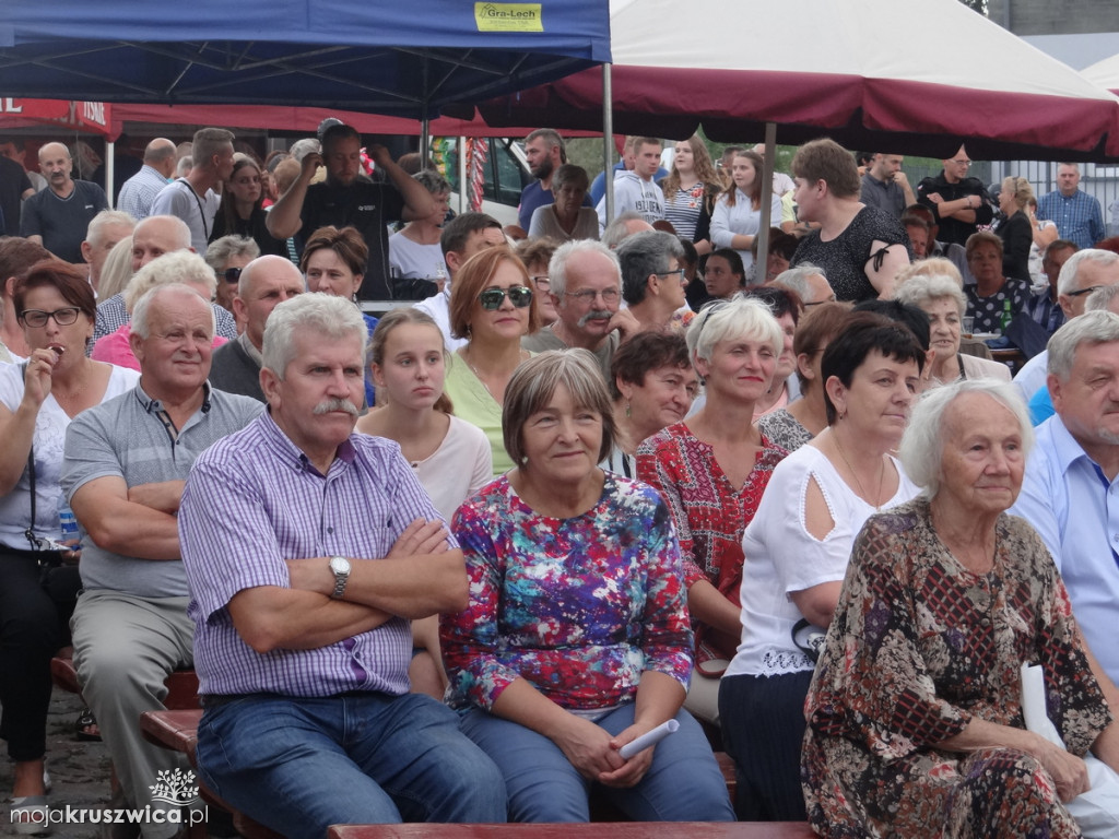 Występ kapeli podwórkowej. Imieniny Marii