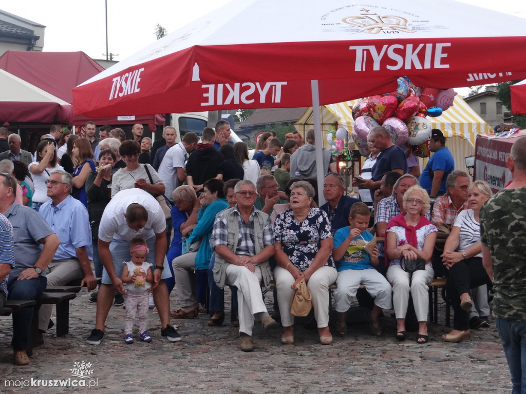 Występ kapeli podwórkowej. Imieniny Marii