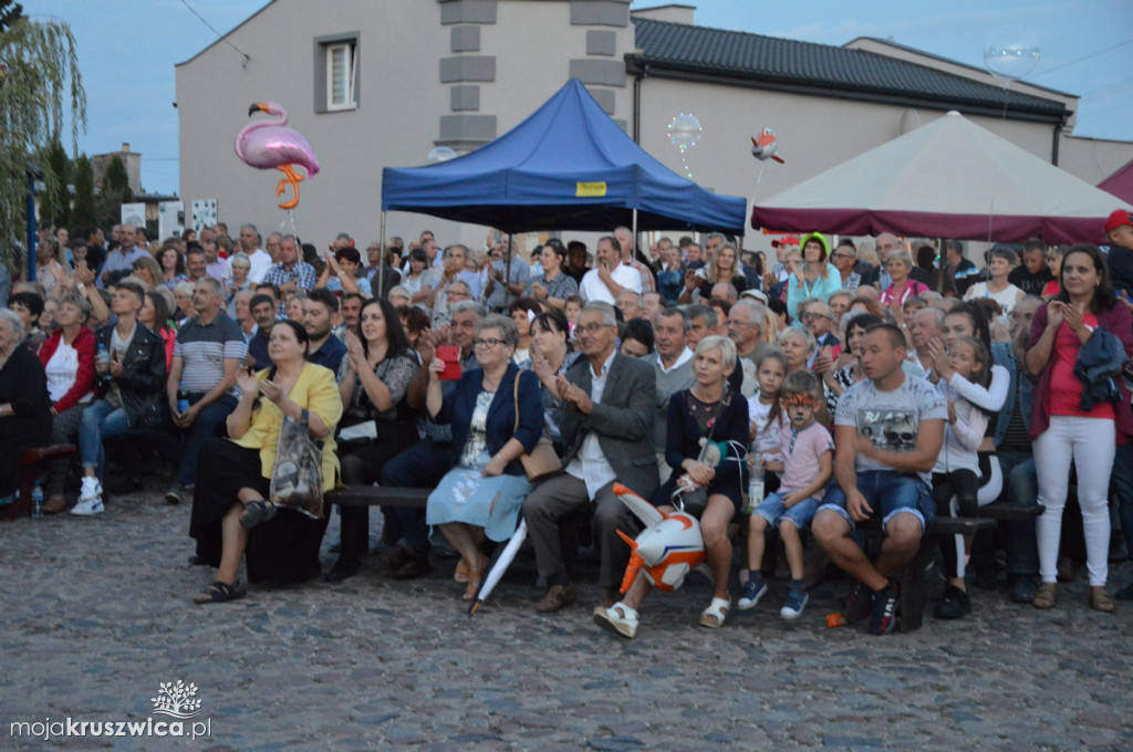 Zdarta Płyta, Trzy Gitary oraz Zespół Impress.