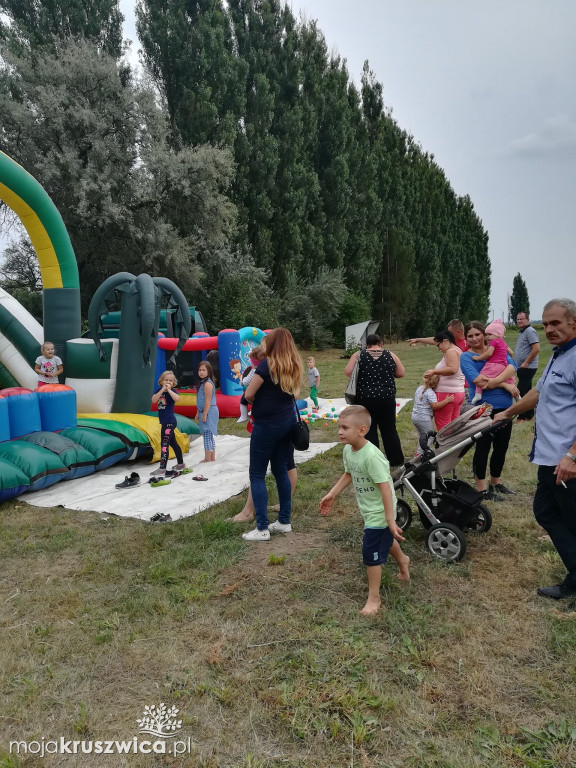 Festyn z piłką w tle