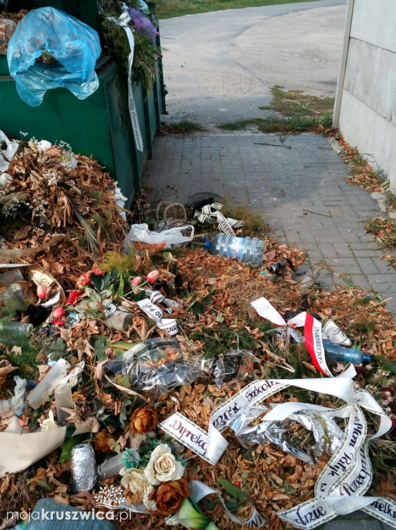 Bałagan na cmentarzu