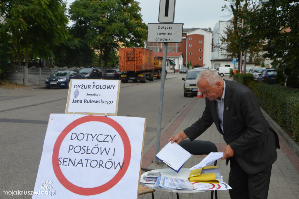 Senator Rulewski ogłosił dyżur polowy pod cukrownią
