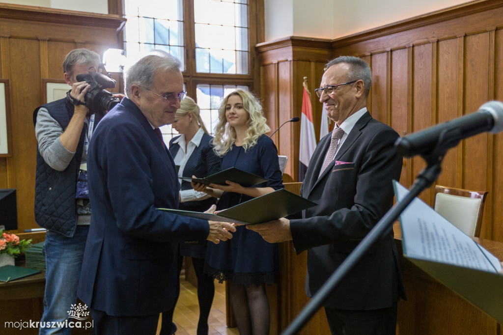 Radni sejmiku otrzymali zaświadczenia