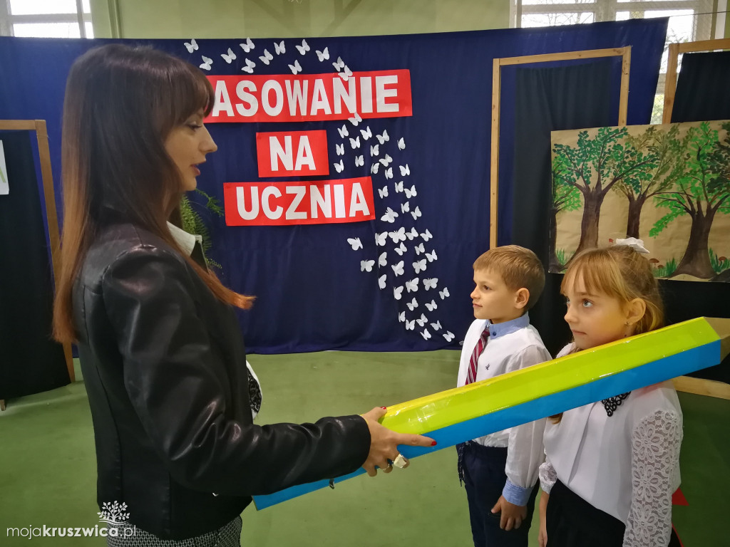 Pasowanie na ucznia w Chełmcach