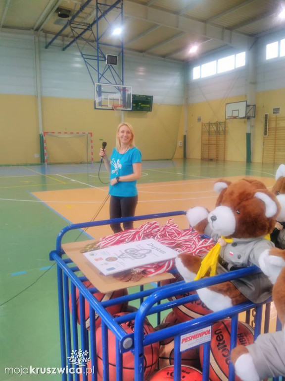 III SPARTAKADIA RYWALIZACJA NA HALI