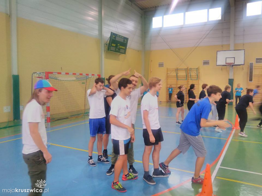 III SPARTAKADIA RYWALIZACJA NA HALI