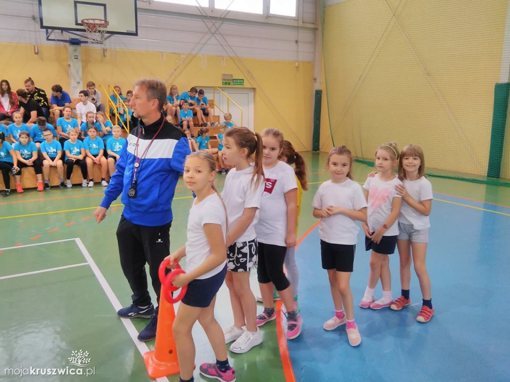 III SPARTAKADIA RYWALIZACJA NA HALI