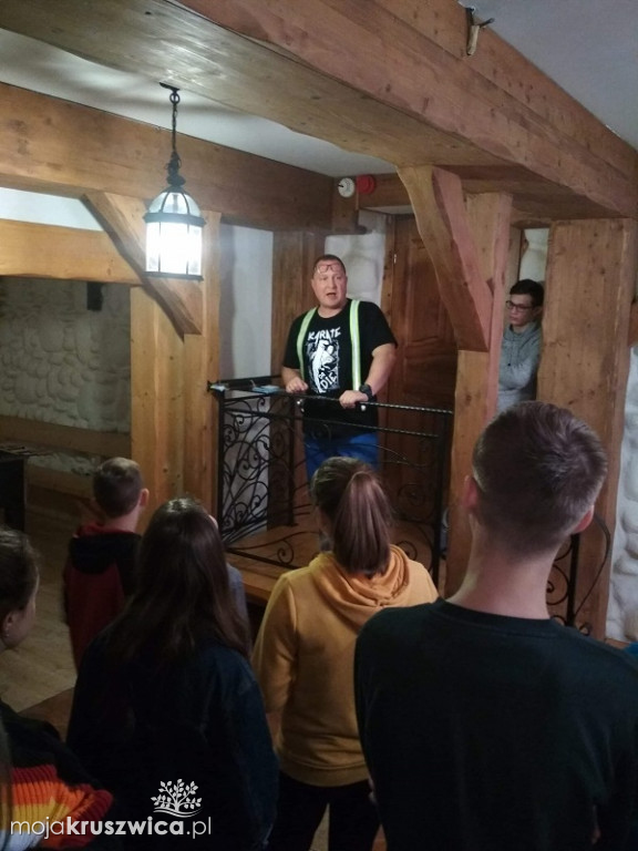 Przed wyruszeniem na stok omówili zasady bezpieczeństwa