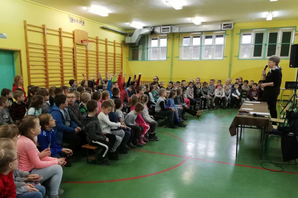 Policjantka odwiedziła uczniów