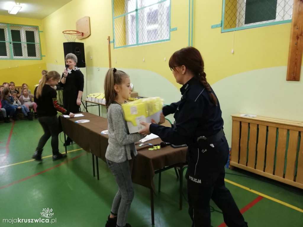 Policjantka odwiedziła uczniów