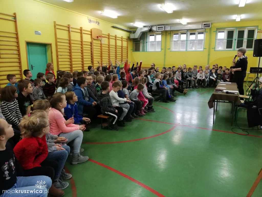 Policjantka odwiedziła uczniów