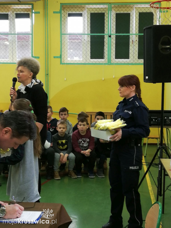 Policjantka odwiedziła uczniów
