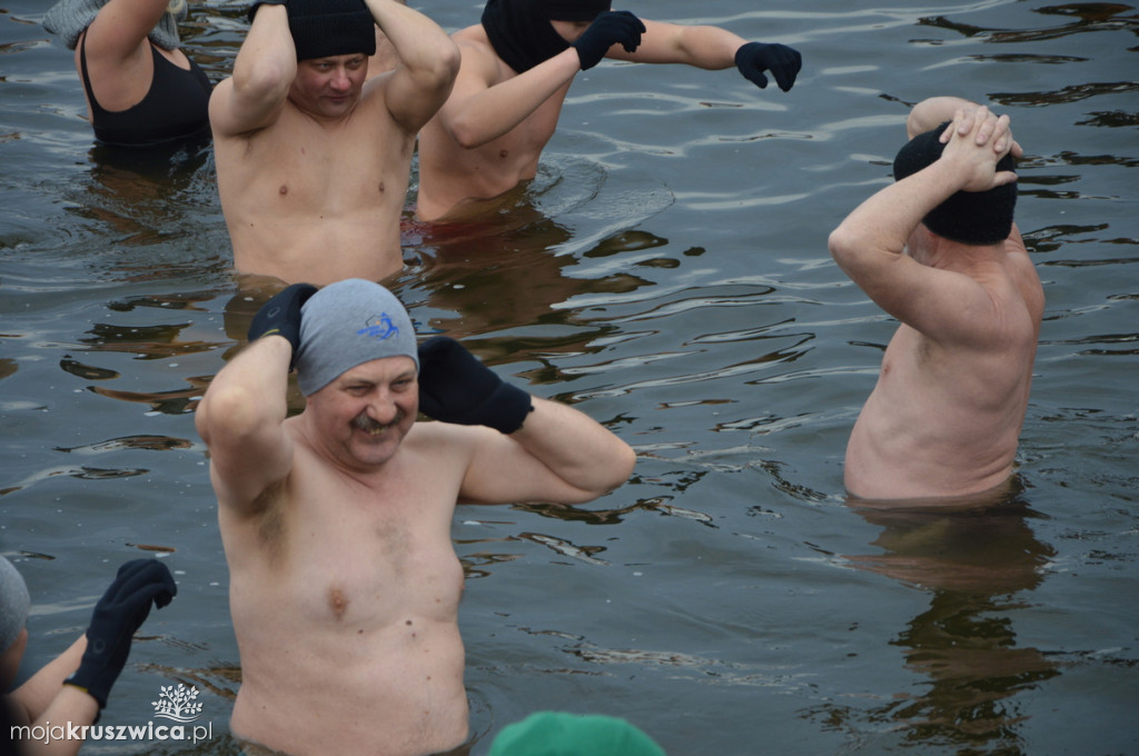 Niedzielne morsowanie na dzikiej plaży