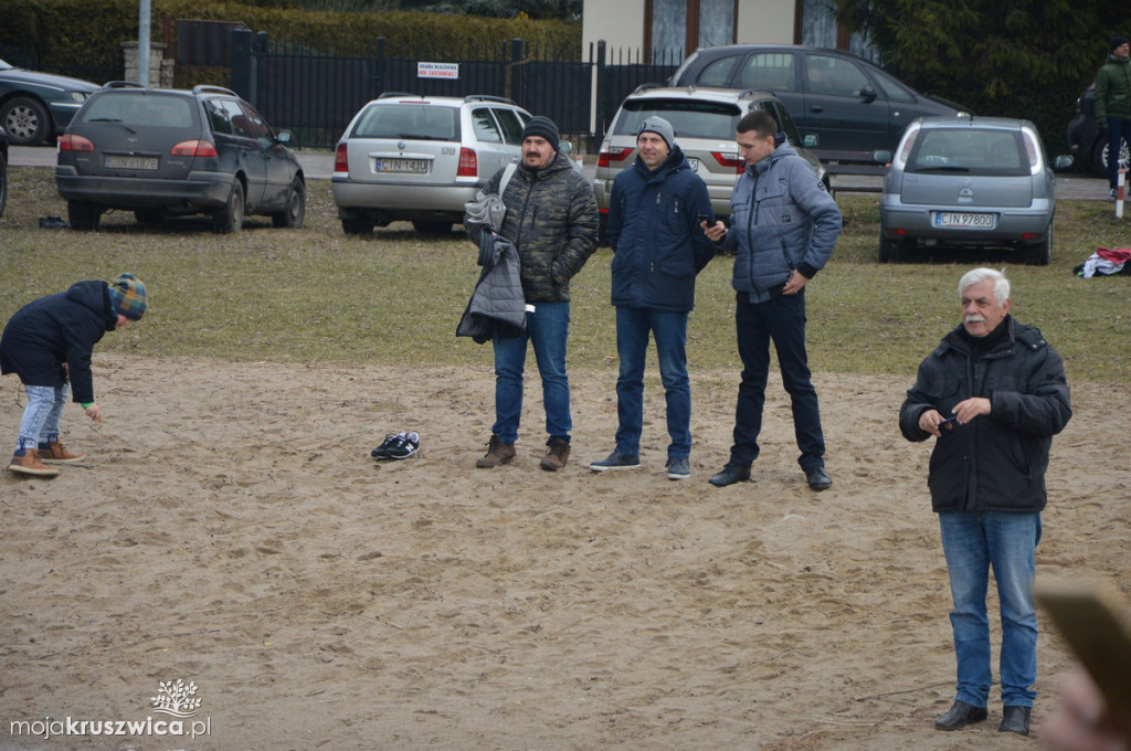 Niedzielne morsowanie na dzikiej plaży