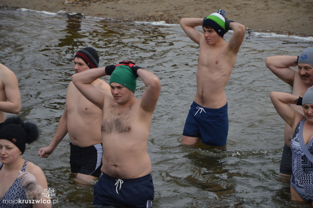 Niedzielne morsowanie na dzikiej plaży