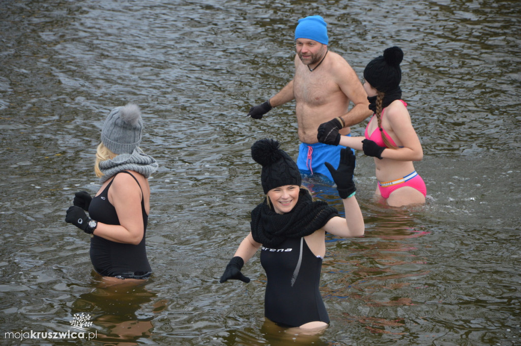 Niedzielne morsowanie na dzikiej plaży