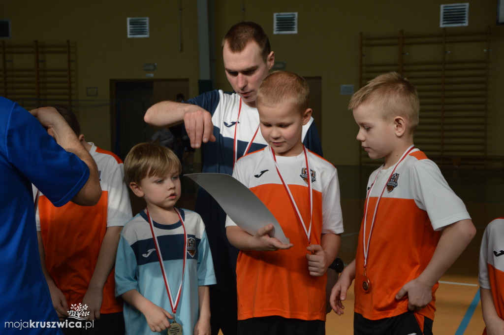 Mali piłkarze zmierzyli się na kruszwickiej hali