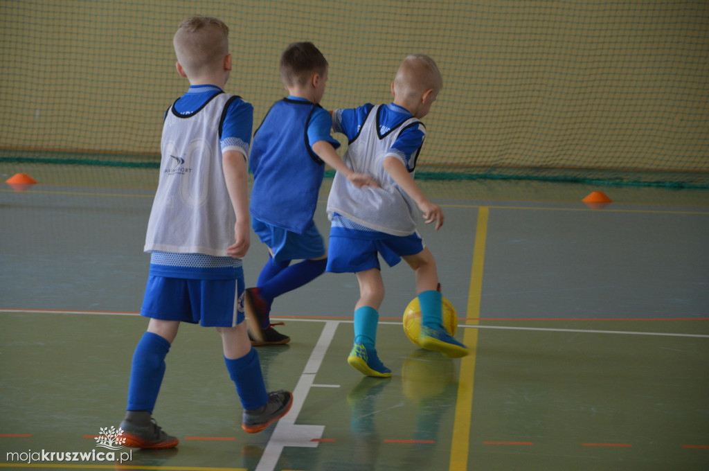 Mali piłkarze zmierzyli się na kruszwickiej hali