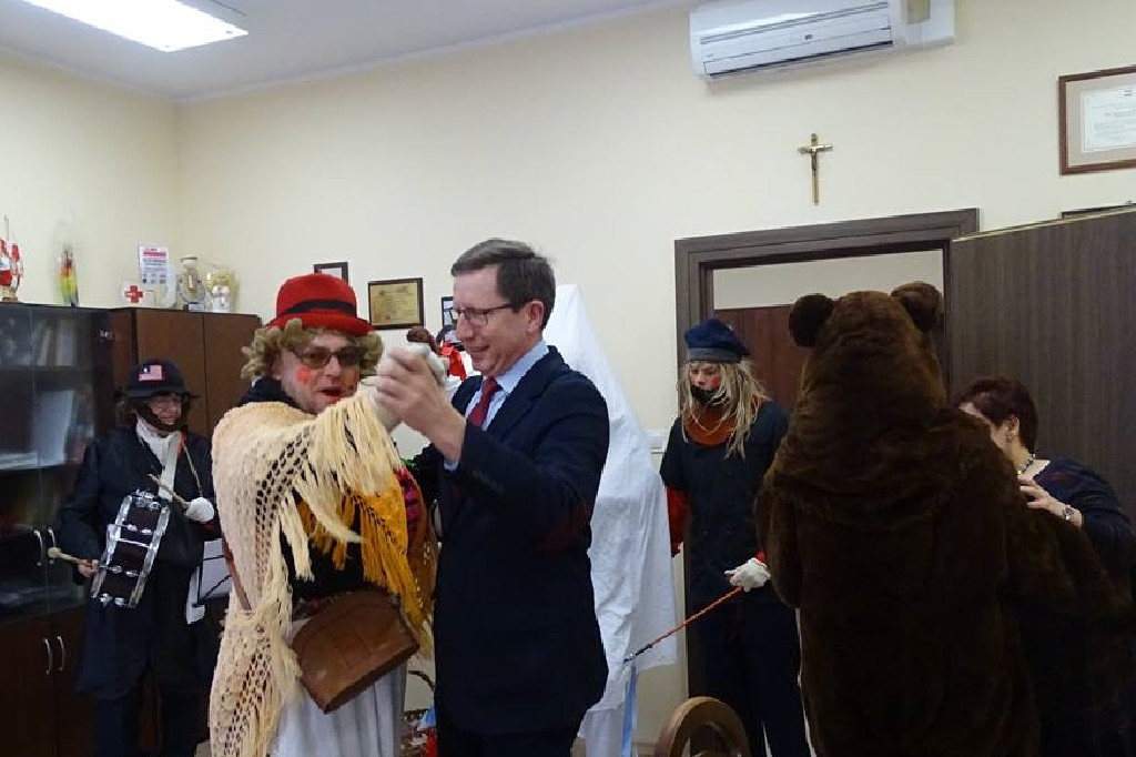 Koza tańcowała w magistracie
