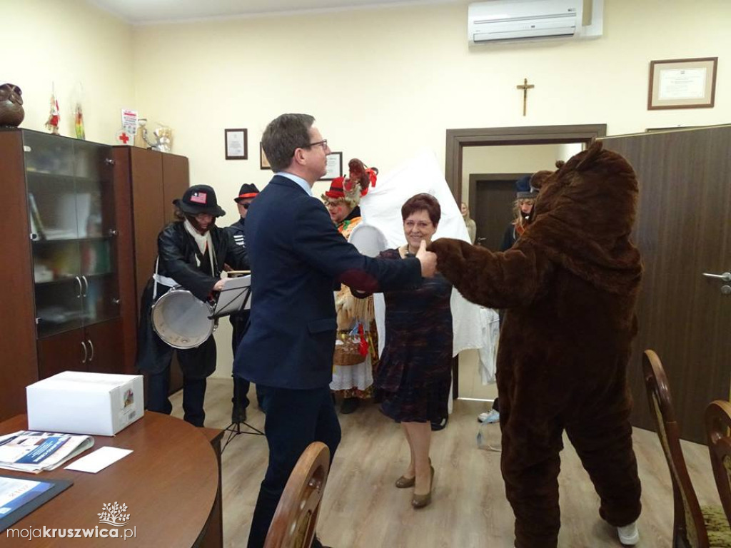 Koza tańcowała w magistracie
