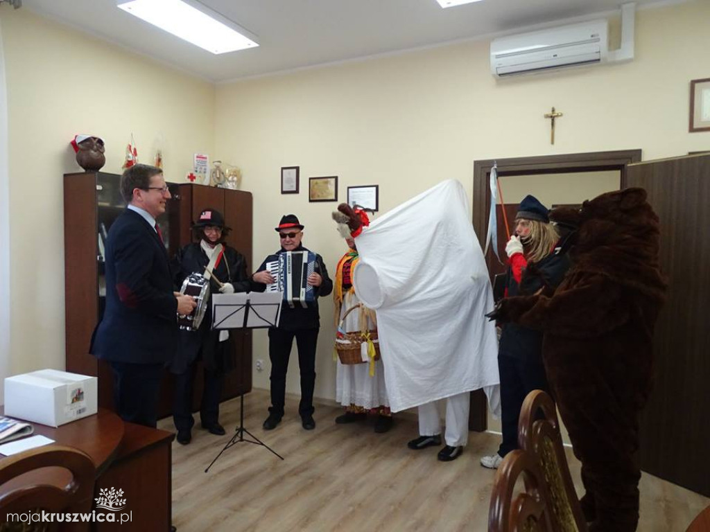 Koza tańcowała w magistracie