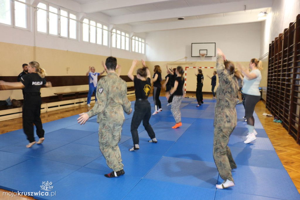 Dzień Kobiet z policją i karate