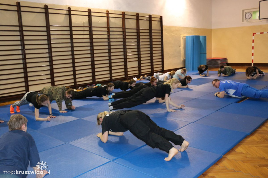 Dzień Kobiet z policją i karate