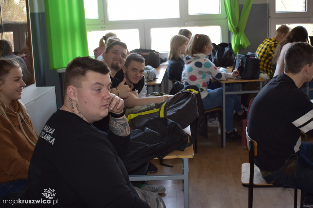 Uczniowie na warsztatach z zakresu doradztwa personalnego