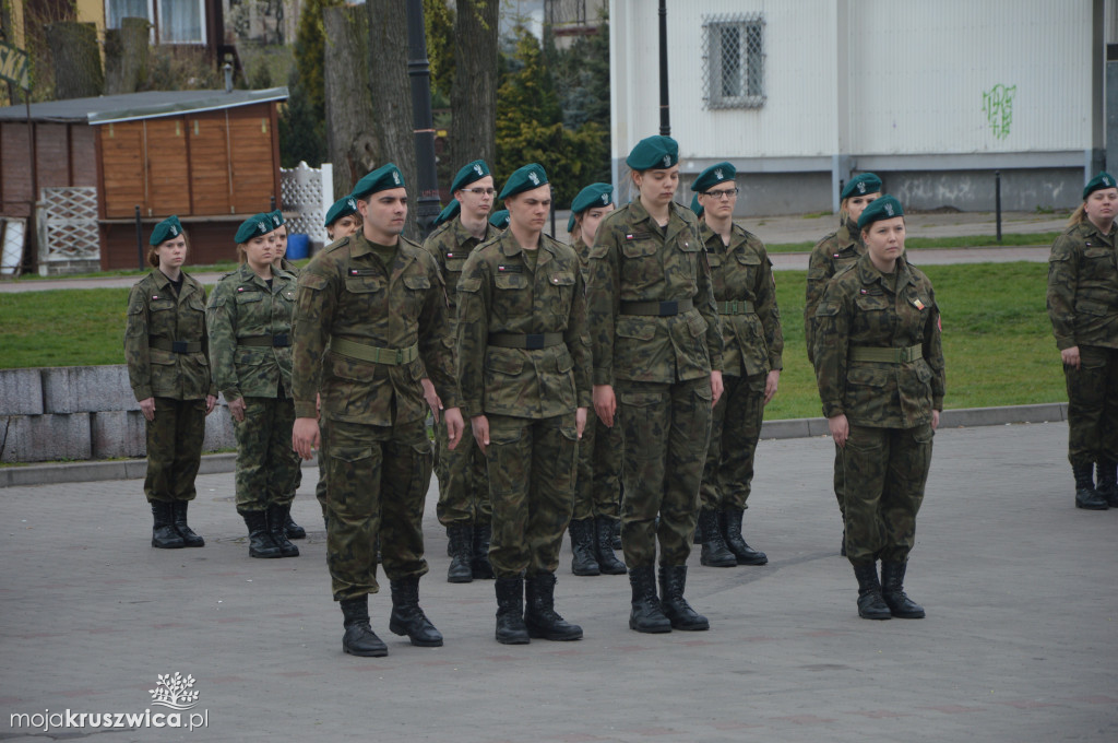 Uroczystość ślubowania klas mundurowych