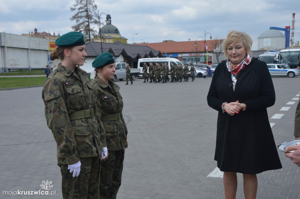 Uroczystość ślubowania klas mundurowych