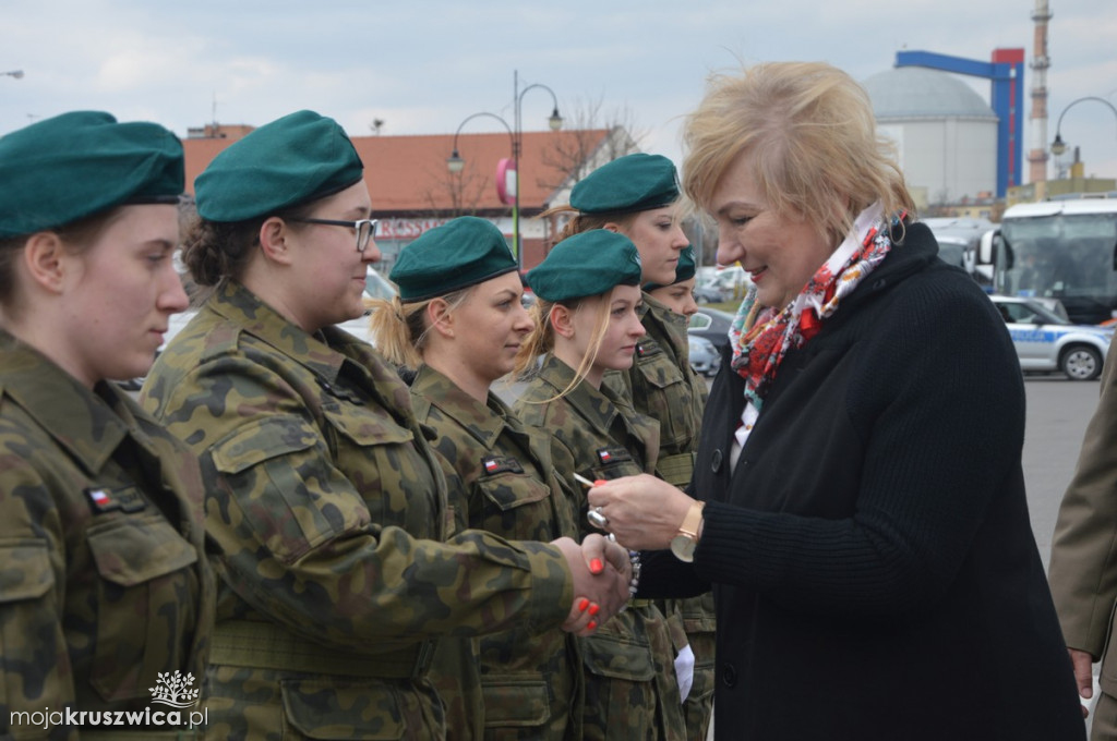 Uroczystość ślubowania klas mundurowych