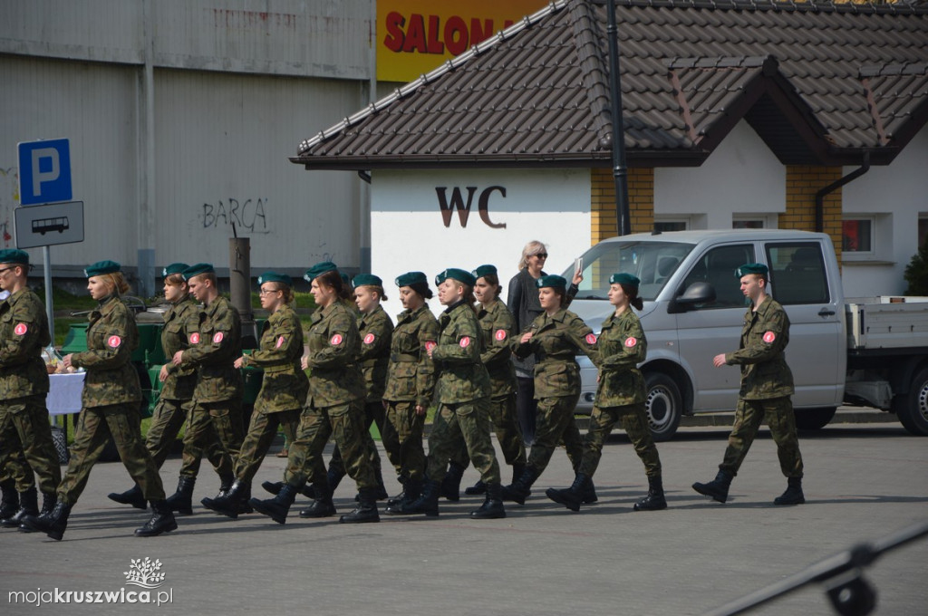 Uroczystość ślubowania klas mundurowych