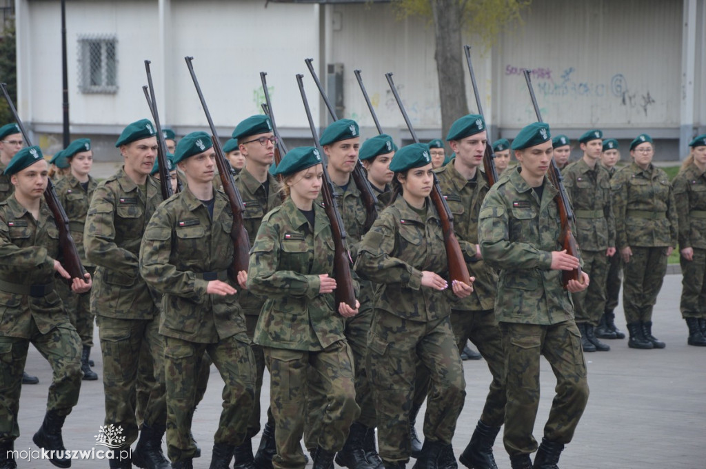 Uroczystość ślubowania klas mundurowych