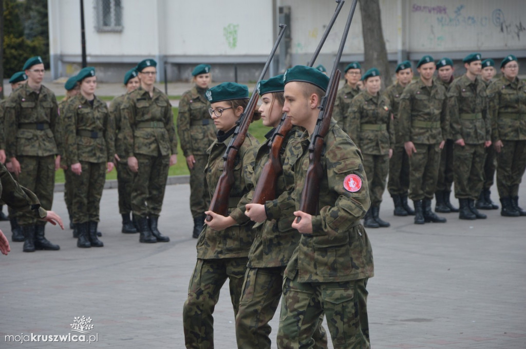 Uroczystość ślubowania klas mundurowych