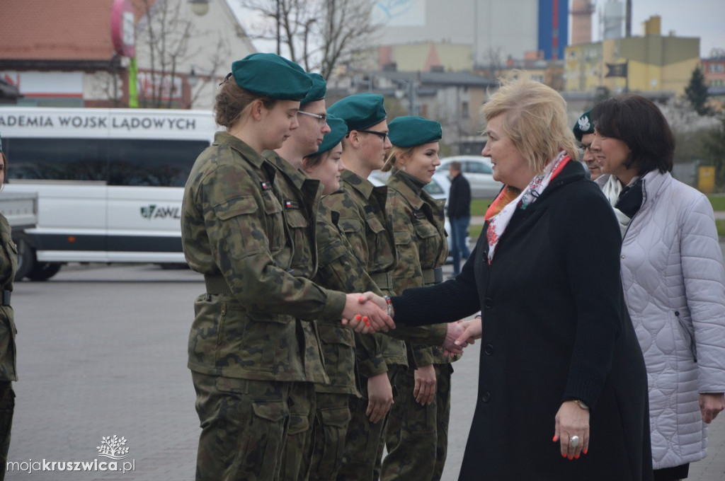 Uroczystość ślubowania klas mundurowych