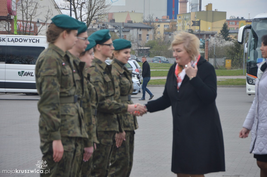 Uroczystość ślubowania klas mundurowych