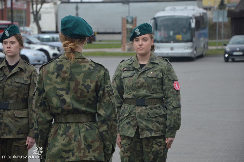 Uroczystość ślubowania klas mundurowych