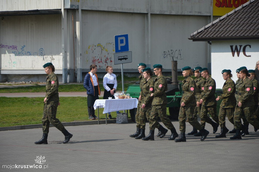 Uroczystość ślubowania klas mundurowych