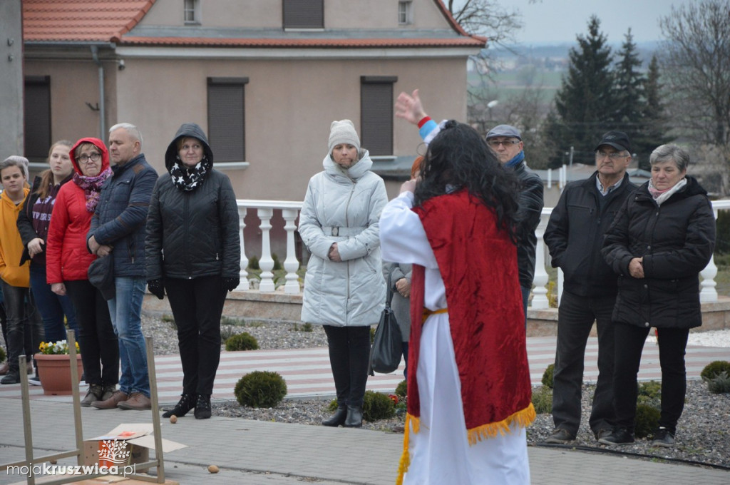 Droga Krzyżowa w Chełmcach