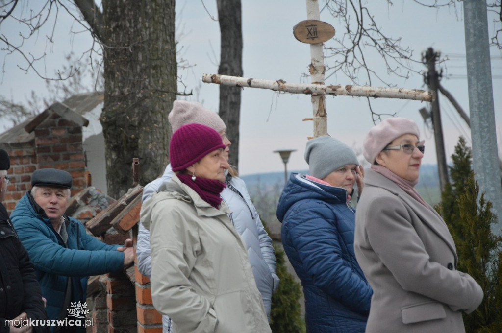 Droga Krzyżowa w Chełmcach